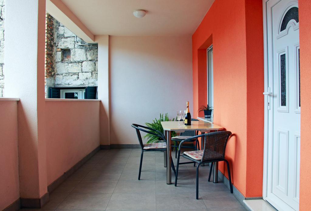 Apartment Ljubica Kastel Gomilica Kaštela Exterior foto