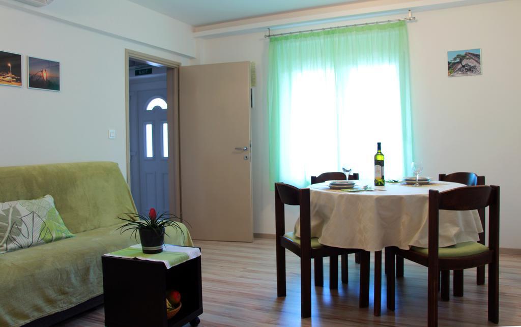 Apartment Ljubica Kastel Gomilica Kaštela Exterior foto